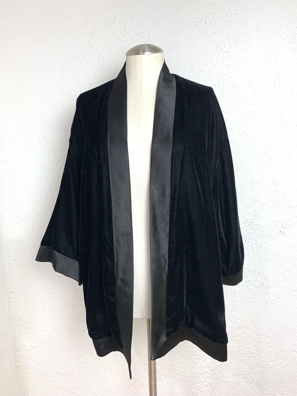 Max Studio Black Velvet Kimono Open Front Jacket Satin Trim S
